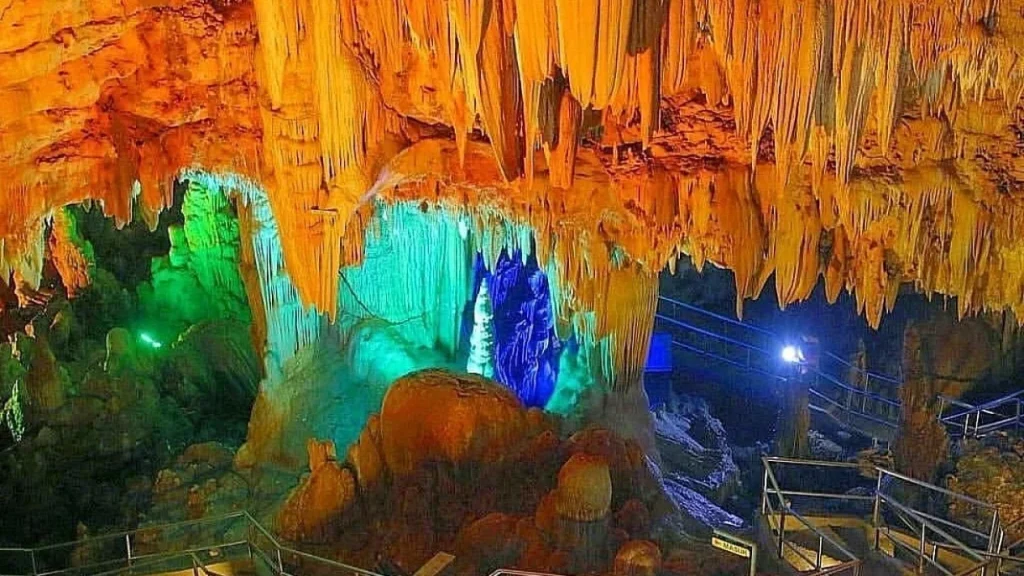 Keajaiban Goa Gong di Pacitan Jawa Timur yang Jarang Dikunjungi Wisatawan